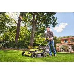 Tondeuse tractée Brushless 36V Max Power 6.0Ah Ryobi en Pack