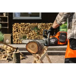 Tronçonneuse à batterie Husqvarna 242i