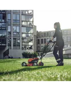 J'ai un terrain entre 200 et 500m2, quelle tondeuse électrique choisir ?